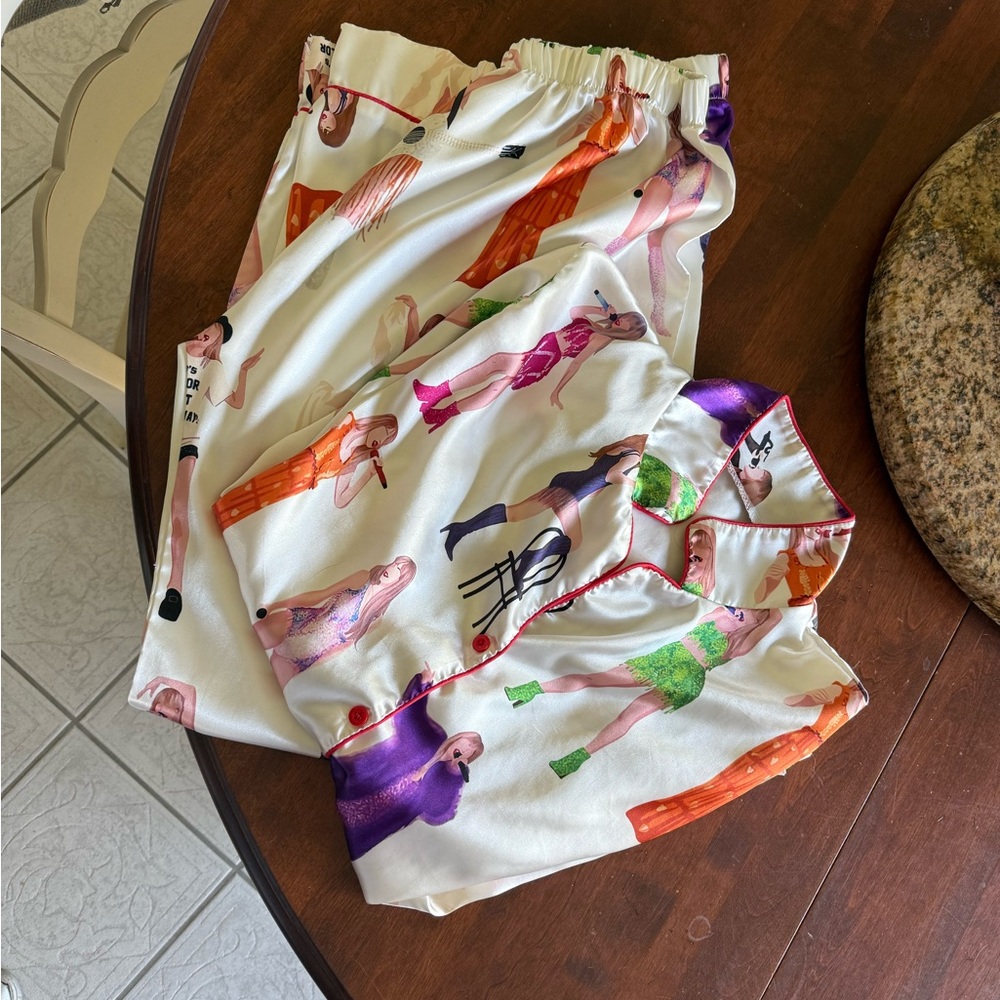 Taylor Swift Multicolor Pajama Set